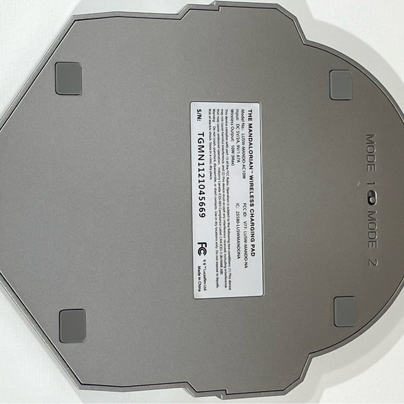 Star Wars The Mandalorian Light Up Wireless Charging Pad - Picture 6 of 8
